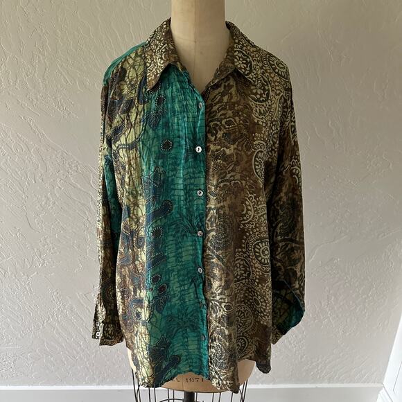 CHICOS | Womens 100% Silk Crinkled Textured Button Down Shirt Size Medium Wacky - Picture 1 of 11